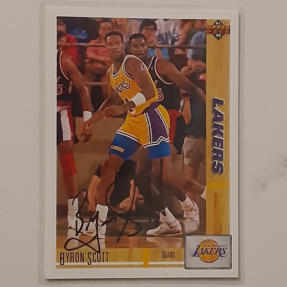 BYRON SCOTT AUTOGRAPH BASKETBALL CARD